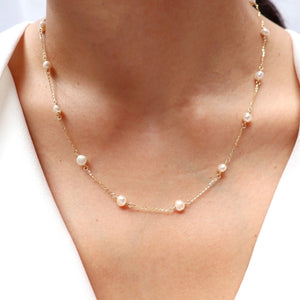 Pleasant Pearly Necklace